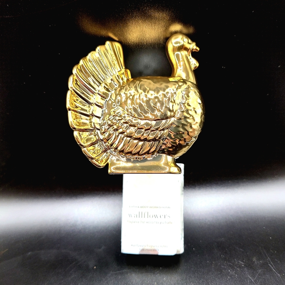 GOLDEN TURKEY WALLFLOWER PLUG BY BATH AND BODY WORKS